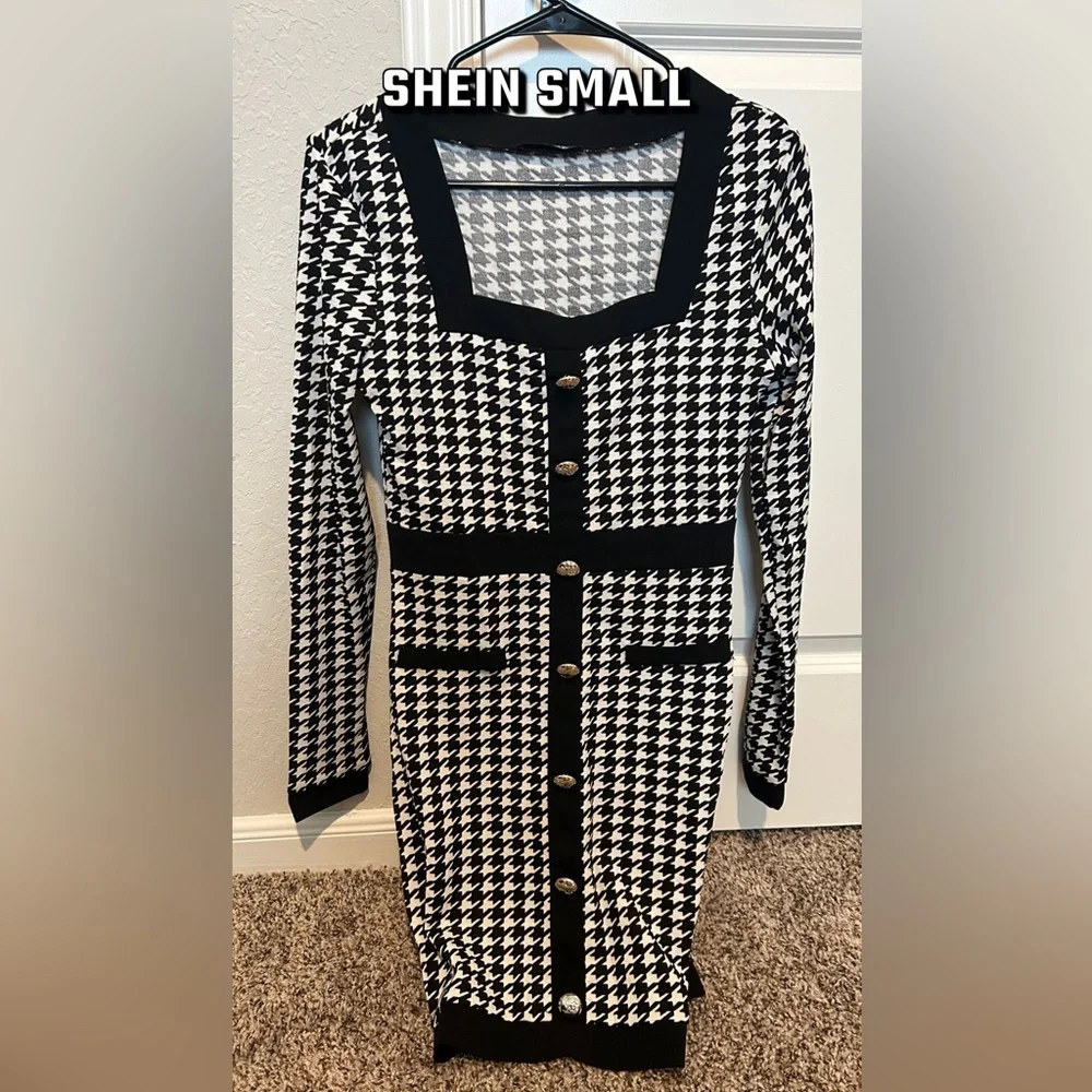 Size Small - Picture 1 of 1